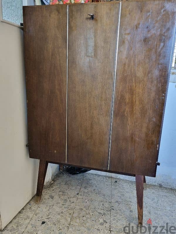 old black and white tv 2