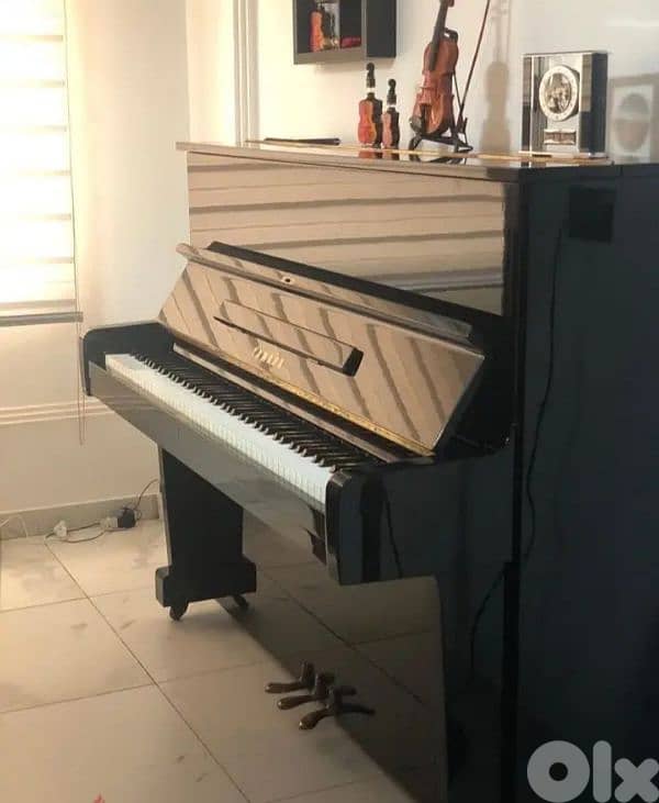 Yamaha piano acoustic made in Japan like new tuning warranty 0