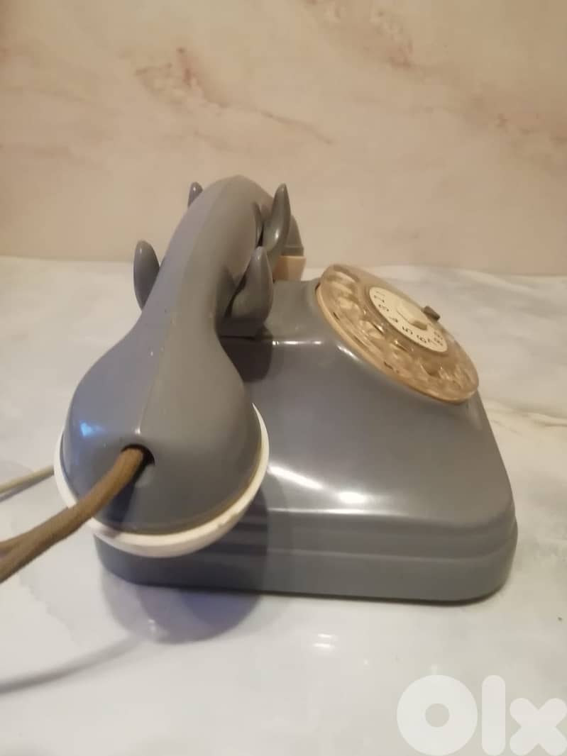 Vintage rotary phone just for decoration 2