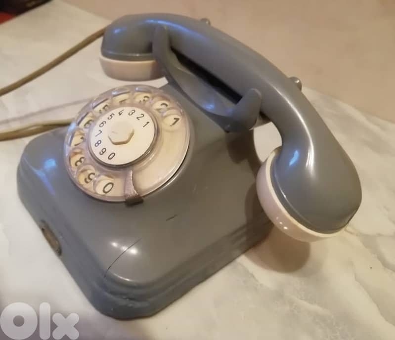 Vintage rotary phone just for decoration 3