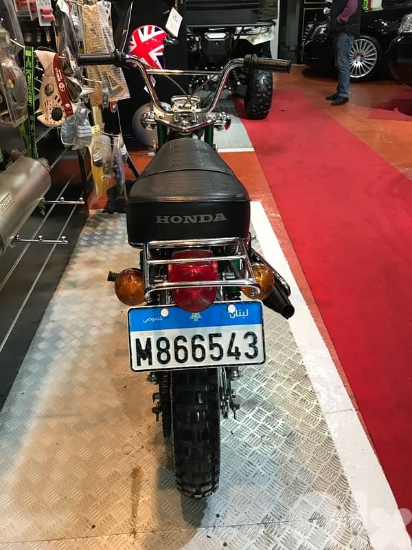 Honda Dax ST 70 vintage 18