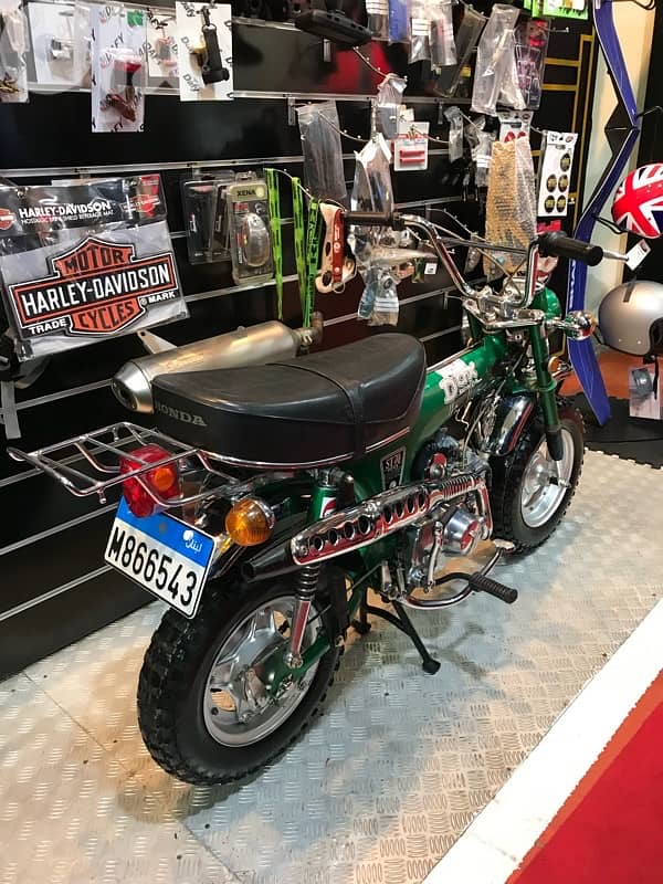 Honda Dax ST 70 vintage 19