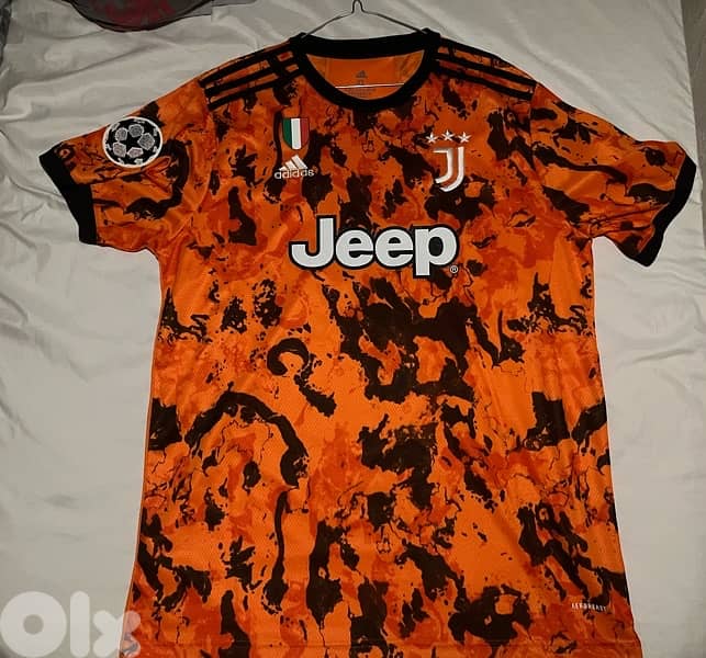 juventus rare away kit for the legend ronaldo 7 3