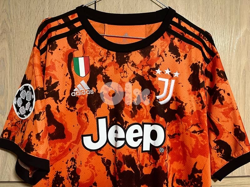 juventus rare away kit for the legend ronaldo 7 6