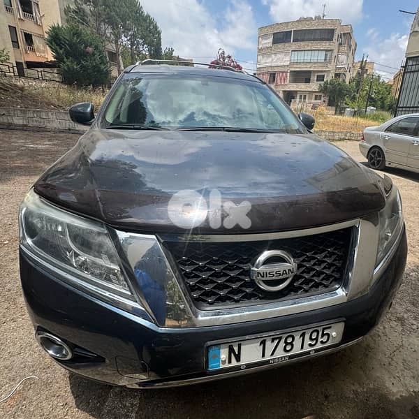 Clean 2014 Nissan Pathfinder 7 seats excellent condition 0
