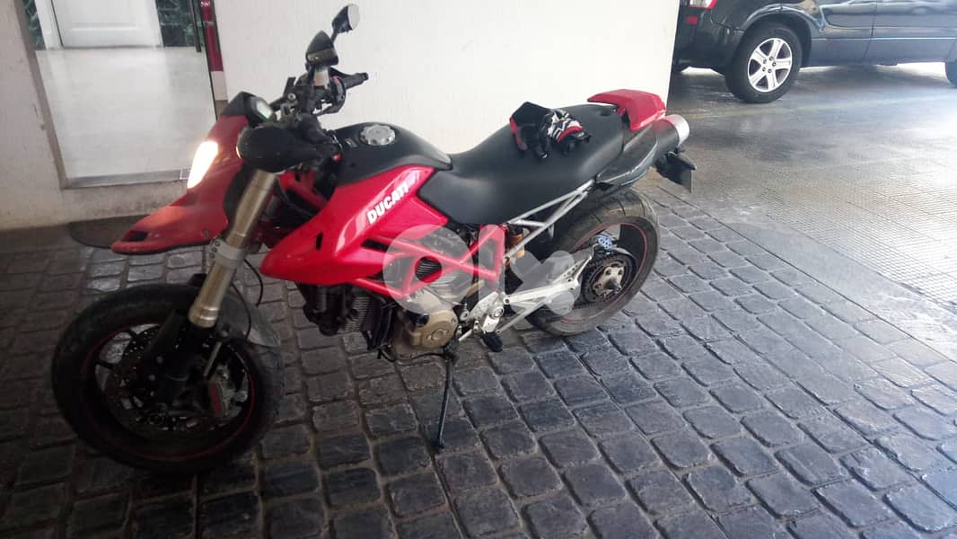 Ducati Hyprmotard 1100SP 2