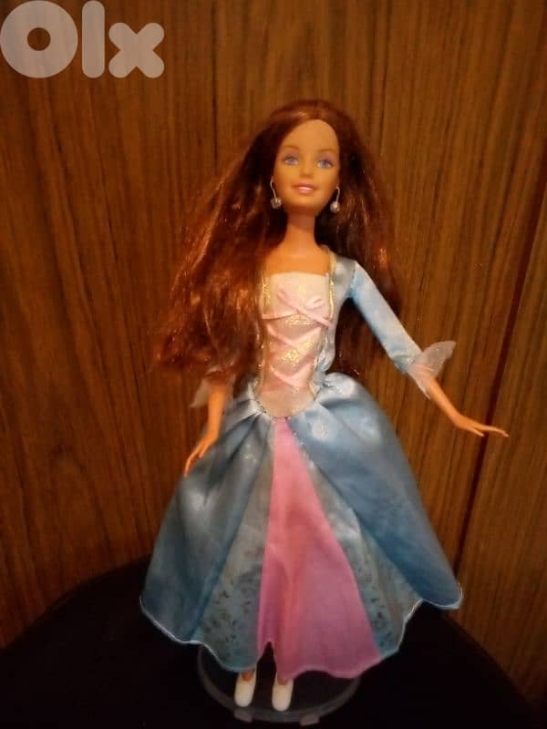 PRINCESS ERIKA &THE PAUPER TEA PARTY Great doll in her own dress+shoes 1