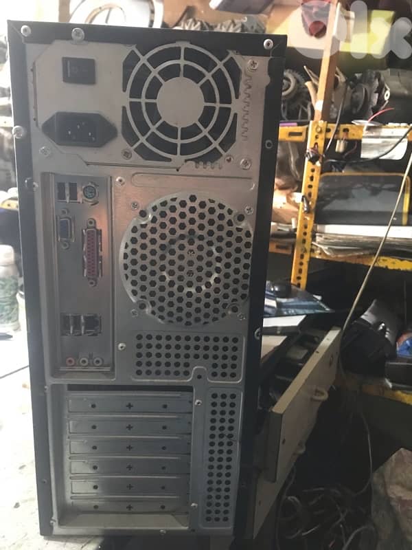 desktop  i5 /4g ram/512gb 3