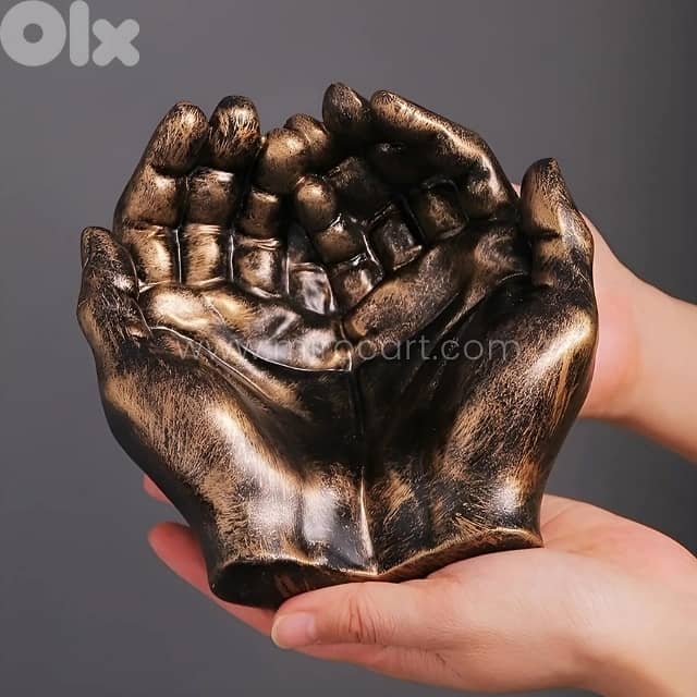 Creative Hand Ashtray – Gothic Decor Holder for Smoking & Display 1