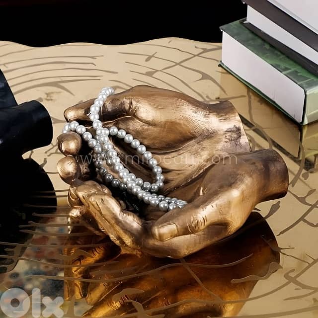 Creative Hand Ashtray – Gothic Decor Holder for Smoking & Display 4