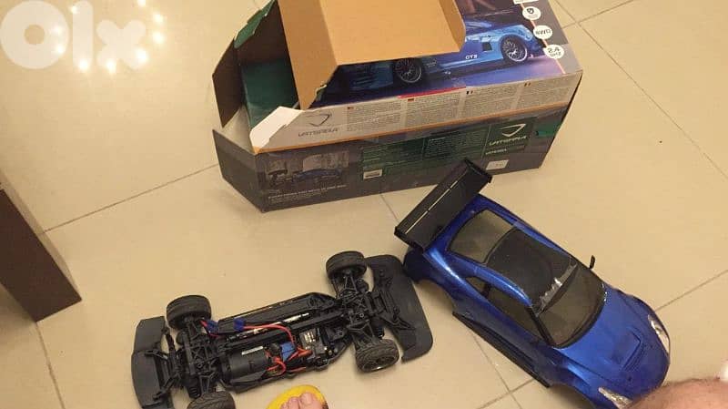 Nissan GT-R 1/10 scale RC 8