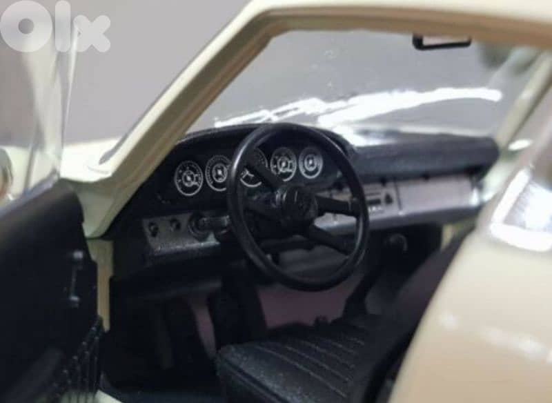 Porsche 911 (1964) diecast car model 1;24 5