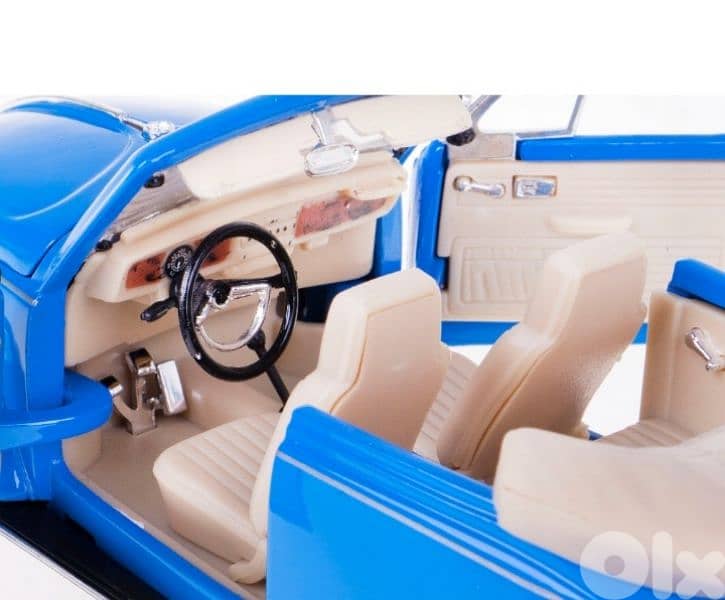 Volkswagen Beetle Cabriolet diecast car model 1;24. 3