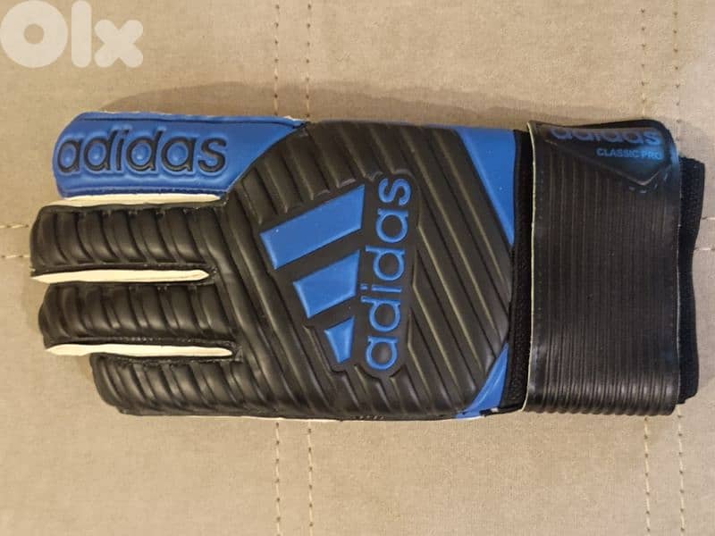Adidas - Goalkeeper Gloves 2