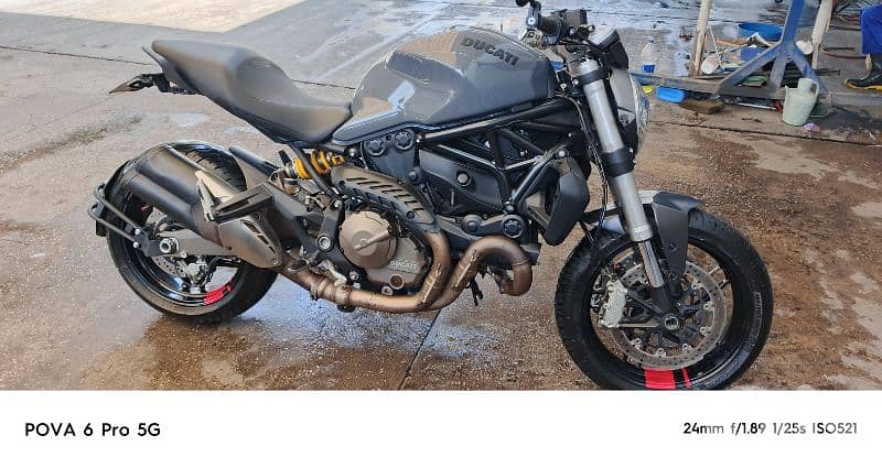 Ducati monster 821 2016 new in mint condition 0