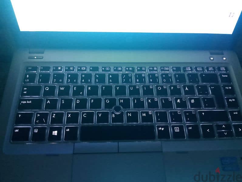 laptop hp elitebook core i7 only 100$ with bag 1