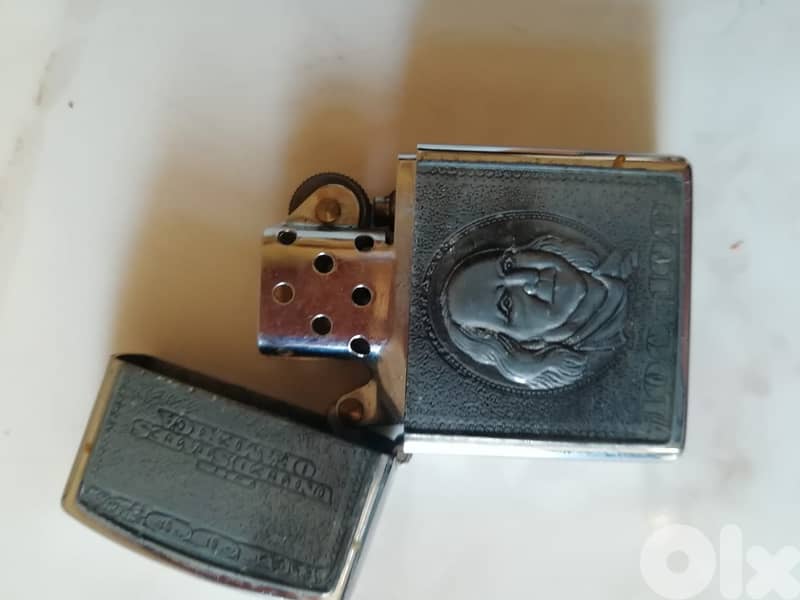 Cigarette oil lighter 2