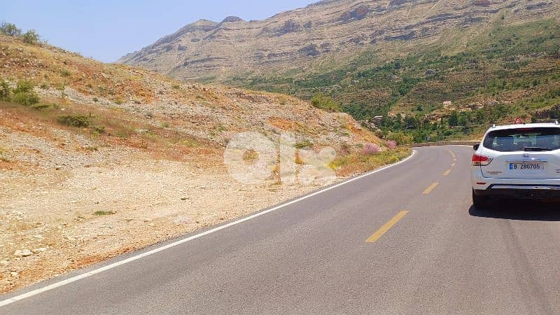Land for sale facing tannourine cedars forest أرض مشرفة على أرز تنورين 2