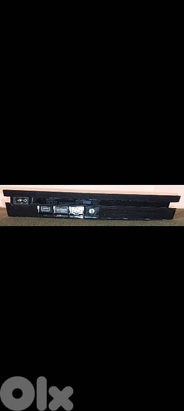 ps4 slim like new with 6 cd's 5