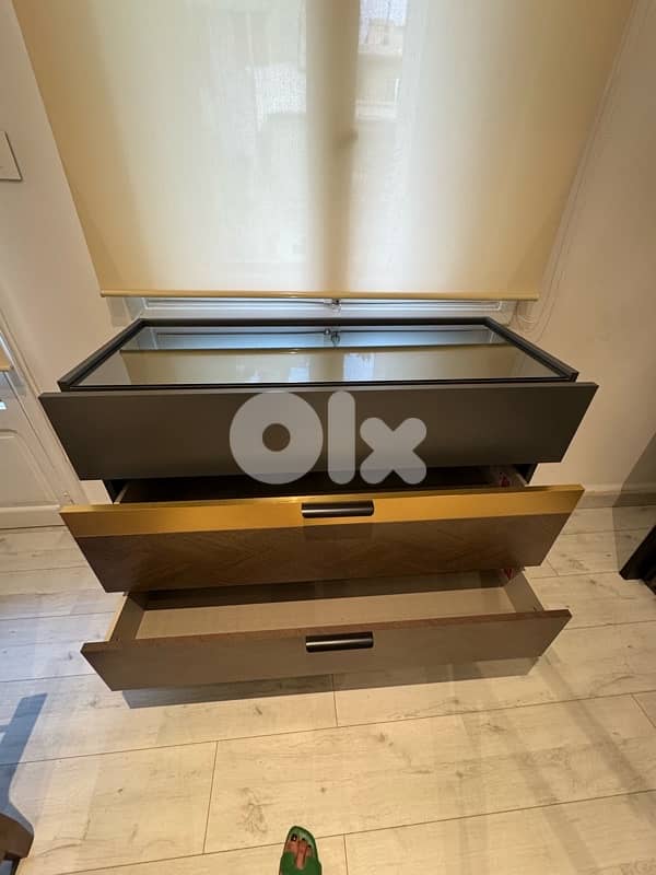Chest of Drawers - Stylish, Modern, Classy 1