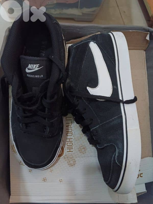 Nike shoes size 45 2