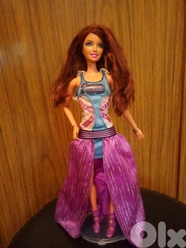 FASHIONISTA IN THE SPOTLIGHT ARTICULATED Mattel2010 SWAPPIN great doll 0