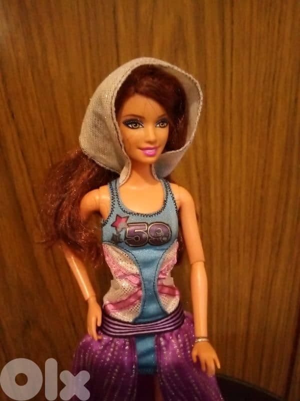 FASHIONISTA IN THE SPOTLIGHT ARTICULATED Mattel2010 SWAPPIN great doll 1