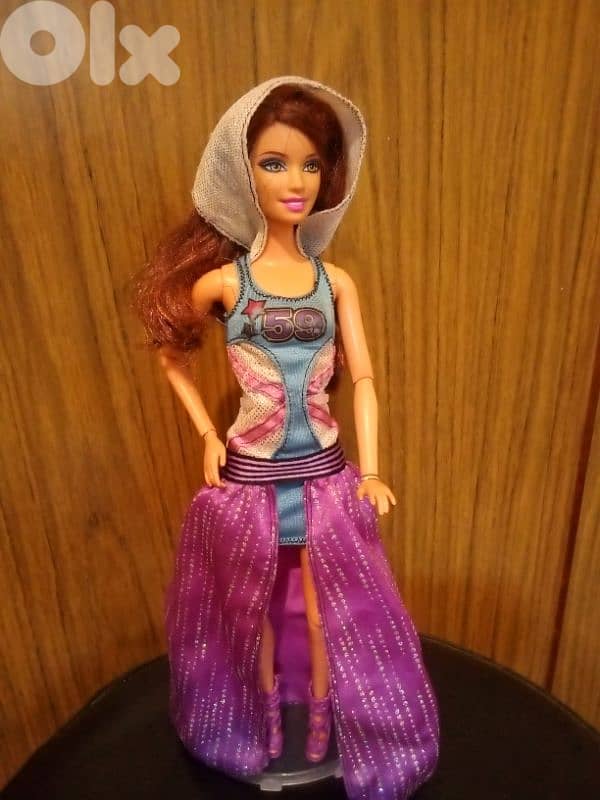 FASHIONISTA IN THE SPOTLIGHT ARTICULATED Mattel2010 SWAPPIN great doll 3