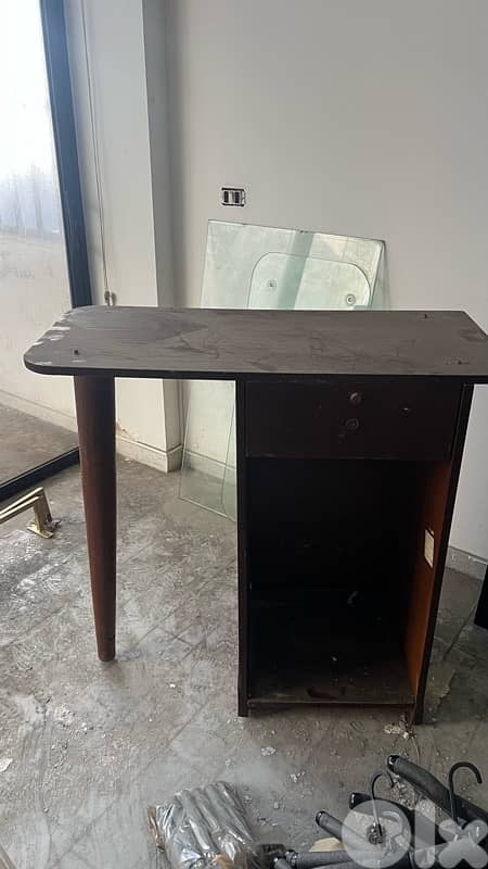 shop decor for sale دكور محل البسة للبيع 2