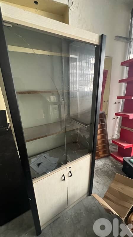 shop decor for sale دكور محل البسة للبيع 5