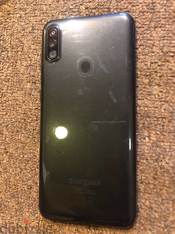 تليفون a11 ولا جرح ومش مفكوك 0