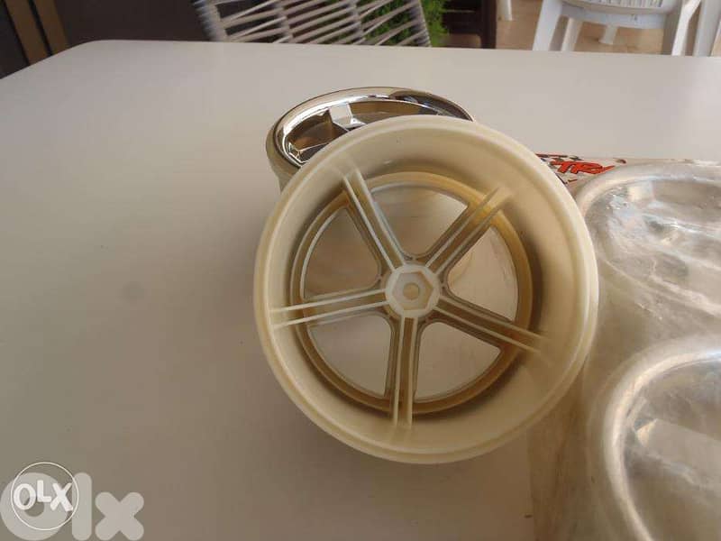 exchange on rc car ,TRAXXAS,CHROME RIMS,hurrican,3.8 inches 2