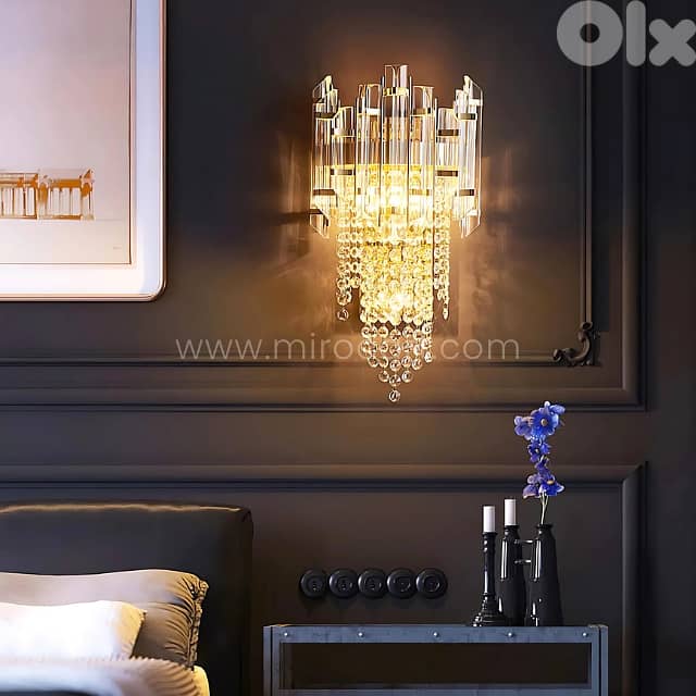 Crystal Cascade Wall Light with Jewel-Cut Glass & Brushed Gold 1