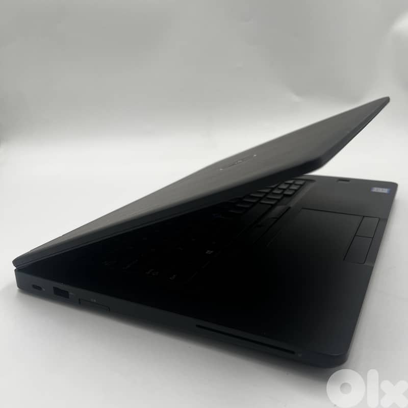 5537- Used Laptop Dell Latitude 5490 4