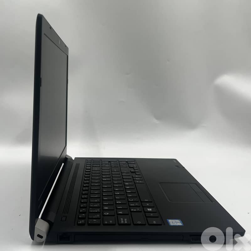 5496- Used Toshiba Tecra A50-C 4
