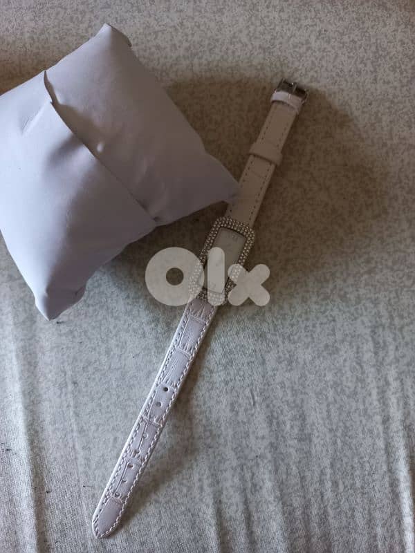 Westar Women's White Leather Watch 5