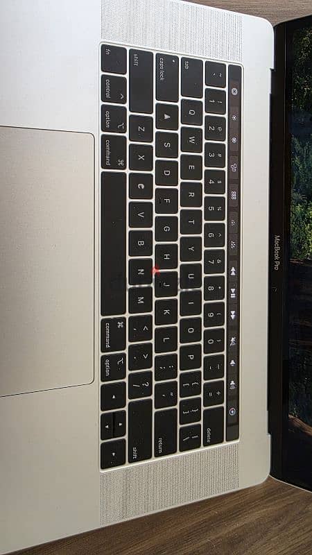 Macbook pro 15" 2018 core i9 16/1tb 3