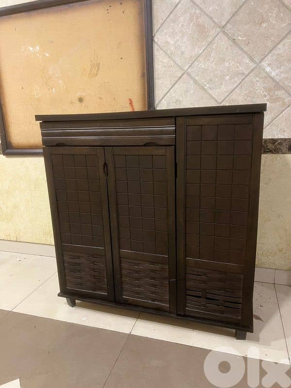 شفنيرة أحذية ماليزي شغل برا كتير نظيفة 0