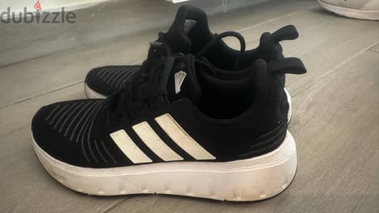 Unisex Adidas Lifestyle Sneakers- LIKE NEW 36.5