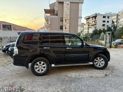 Mitsubishi Pajero Black 2011 GLS Full Options