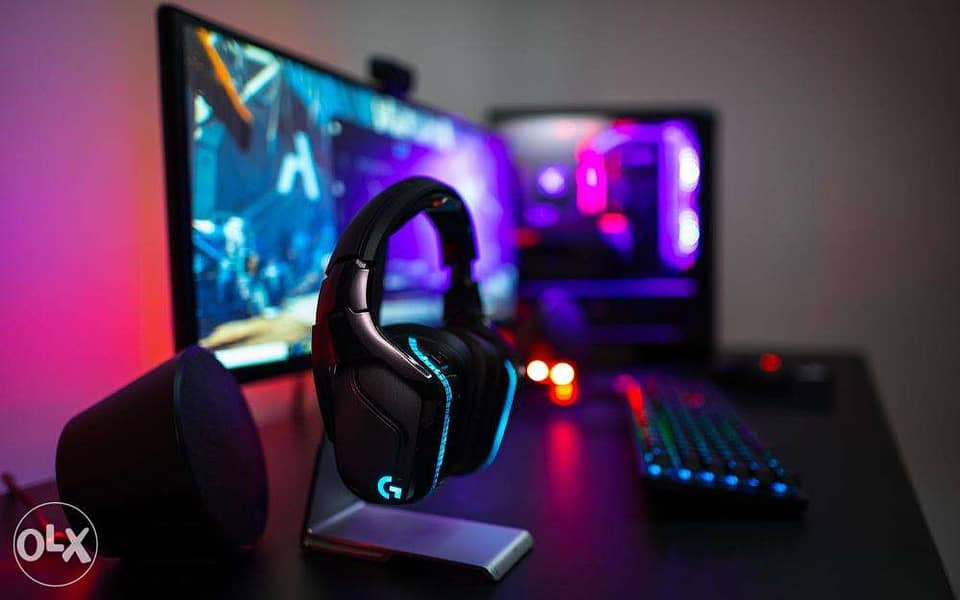 Logitech G935 Wireless 7.1 Surround Sound LIGHTSYNC Gaming Headset 4