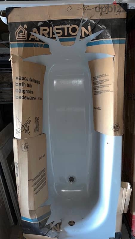 Bathtub Made in Italy - إيطالي مغطس 2