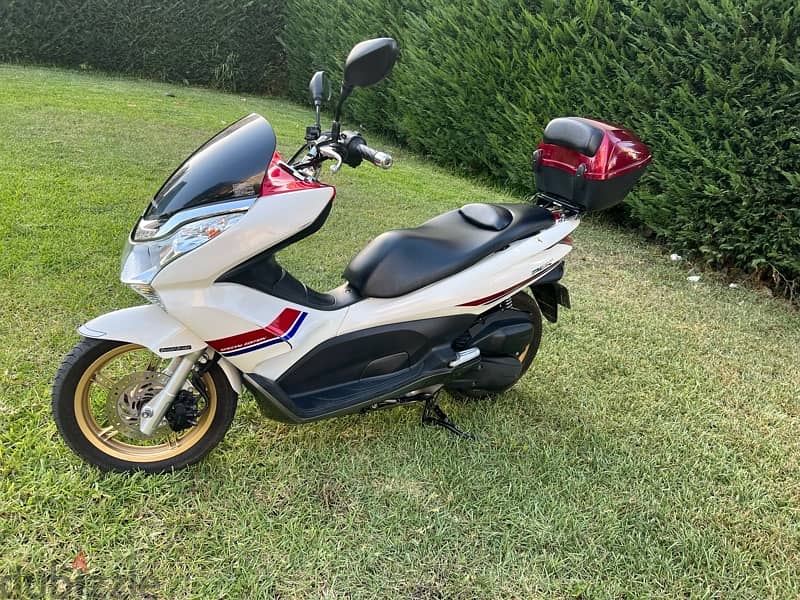 hnda pcx 126  cc. 1