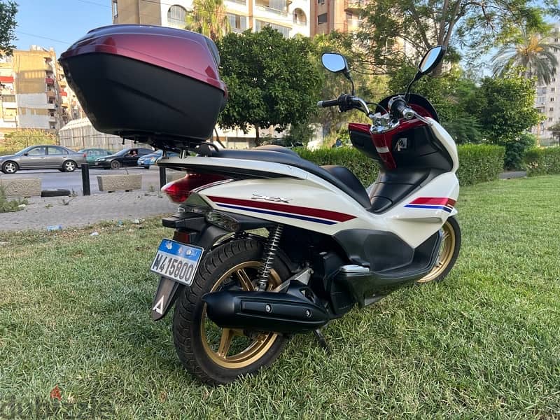 hnda pcx 126  cc. 4