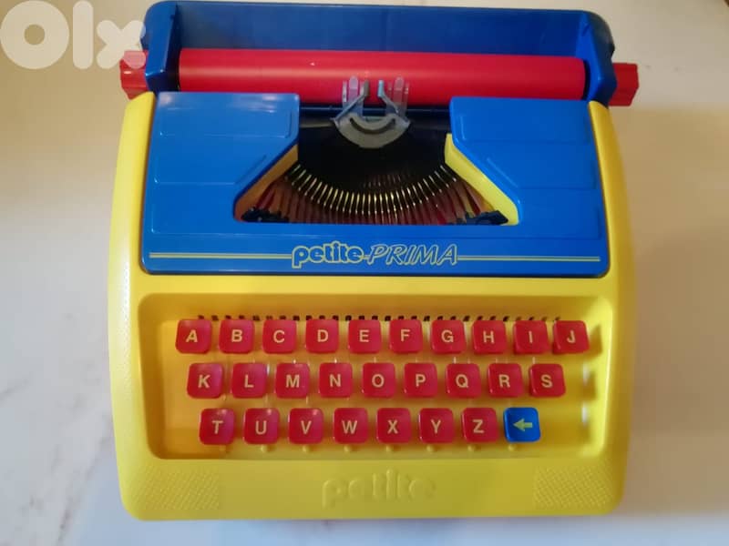 Vintage kids toy typewriter by petite prima made in England in box 0