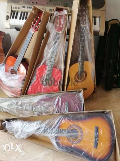 كلاسيك غيتار عرض خاص مع شنطة وريشه هديه