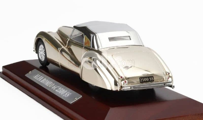 Alfa Romeo 6C 2500 SS (1951) diecast car model 1;43. 2