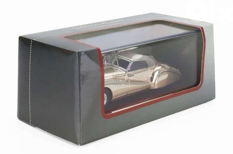 Alfa Romeo 6C 2500 SS (1951) diecast car model 1;43. 5