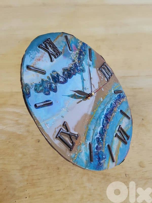 customized resin clock 1