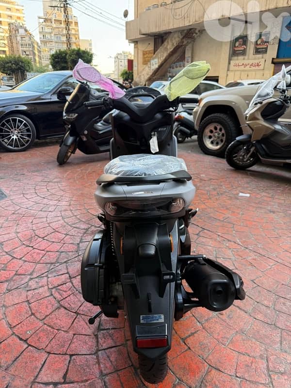 Yamaha Lexi S 2025 okm 2250$ 7